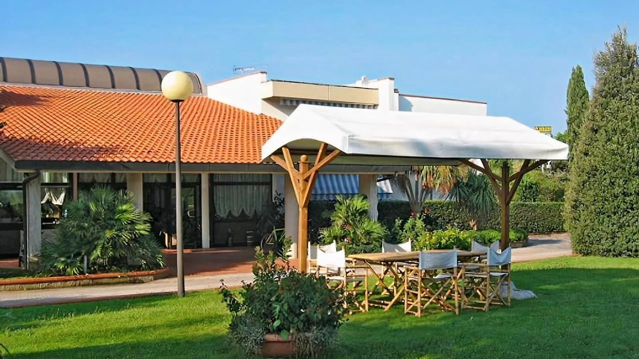 Hotel Riva Etrusca Marina Di Bibbona