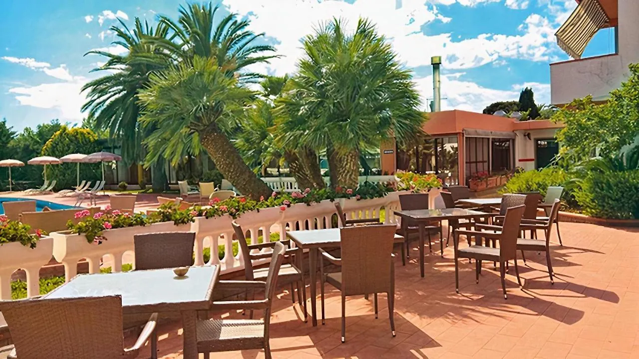 Hotel Riva Etrusca Marina Di Bibbona