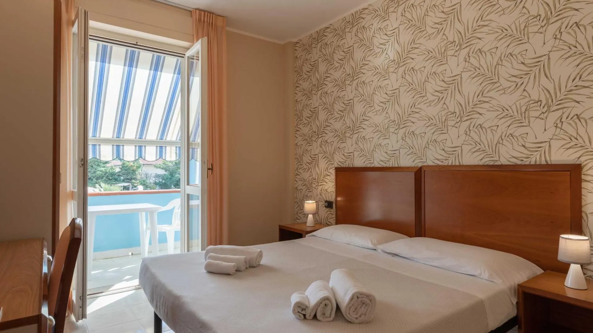 Hotel Riva Etrusca Marina Di Bibbona 3*,
