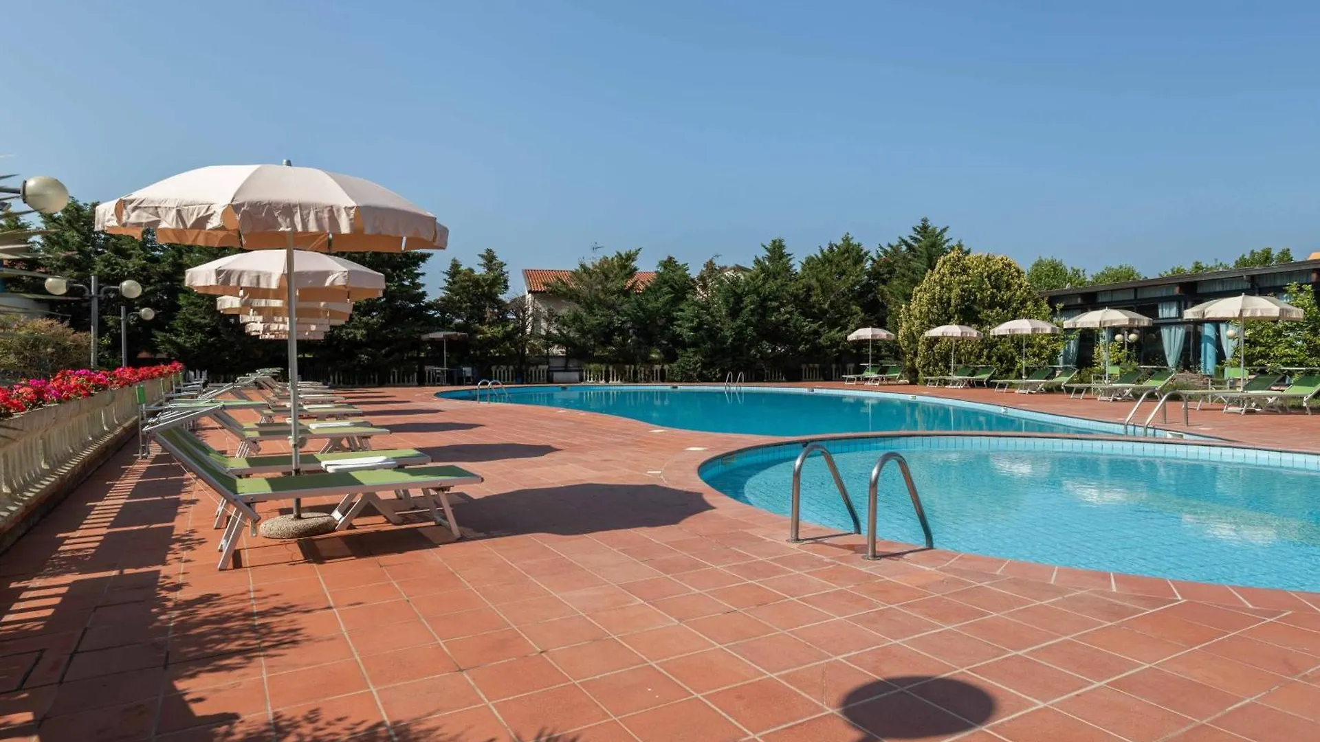 Hotel Riva Etrusca مارينا دي بيبونا 3*,