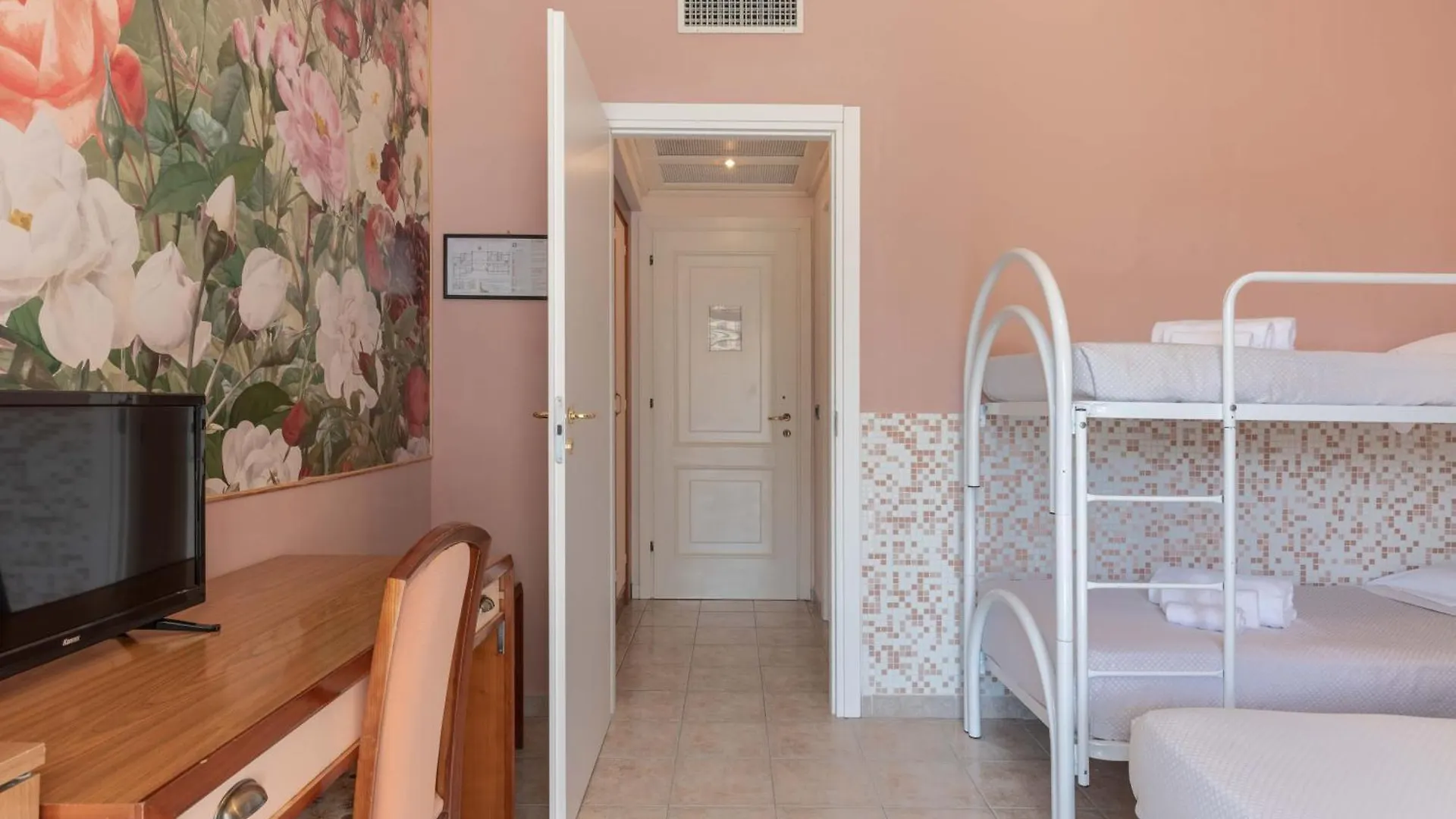 Hotel Riva Etrusca مارينا دي بيبونا