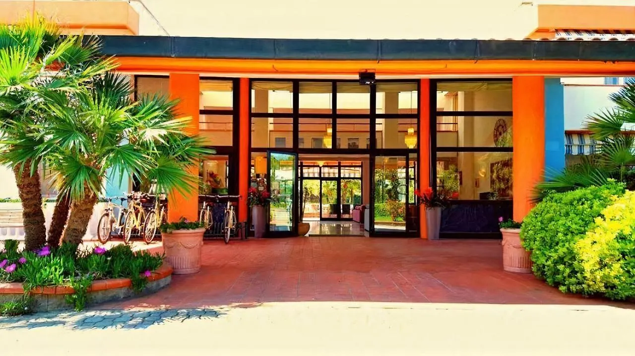 Hotel Riva Etrusca Marina Di Bibbona